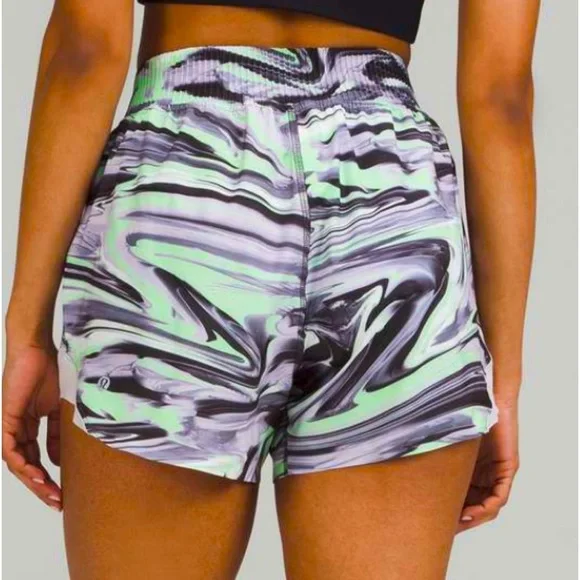 LULULEMON HOTTY HOT HR SHORT 4”SE SIZE 6 and SIZE 2 NWT - Picture 3 of 7